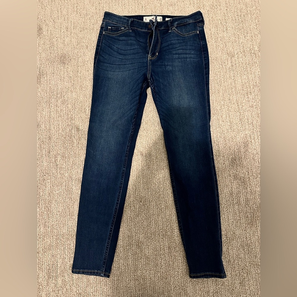 Hollister women’s high rise super skinny jeans sz 9 short 29 waist 28 length EUC